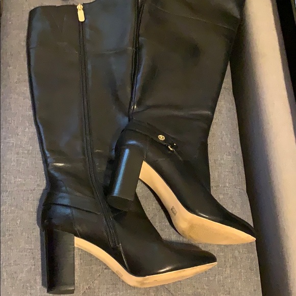 Anne Klein leather boots - Picture 3 of 8